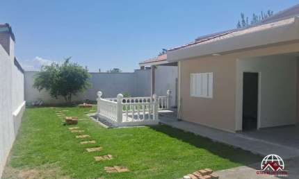 Casa para Locação em Taubaté, Bosque Da Saúde, 3 dormitórios, 1 banheiro, 2 vagas