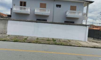 Casa para Locação em Taubaté, Parque Aeroporto, 3 dormitórios, 1 banheiro, 2 vagas