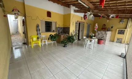Casa para Venda em Taubaté, Parque Santo Antônio, 2 dormitórios, 1 banheiro, 2 vagas