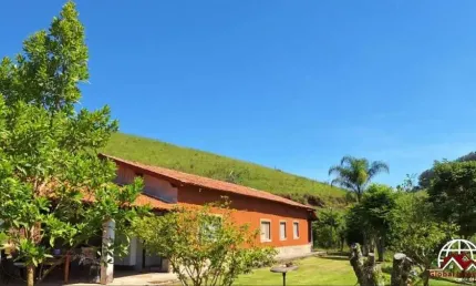 Sítio para Venda em Taubaté, Registro, 3 dormitórios, 1 suíte, 3 banheiros, 1 vaga