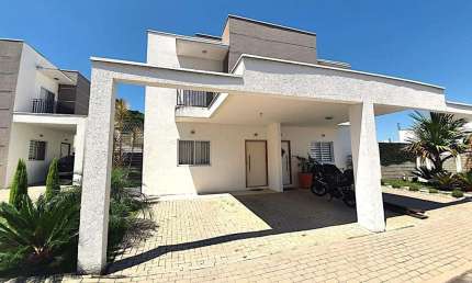 Casa para Venda em Taubaté, Vila Areao, 3 dormitórios, 1 suíte, 3 banheiros, 2 vagas