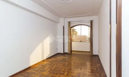 Apartamento com 2 quartos à venda na Avenida Borges de Medeiros, 1042, Centro Histórico, Porto Alegre, 71 m2 por R$ 320.000