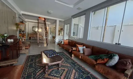 Casa com 3 quartos à venda na Rua Silvério Souto, 540, Teresópolis, Porto Alegre, 203 m2 por R$ 700.000