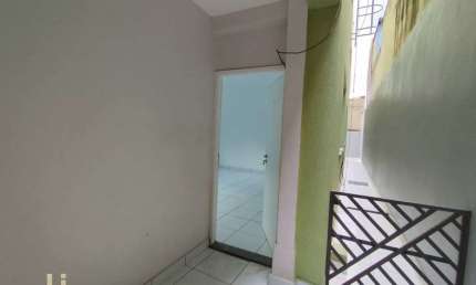 Casa em ótimo estado próximo da Av Engenheiro Caetano Álvares!