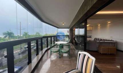 Apartamento grande à venda em Santos vista mar na Pompéia