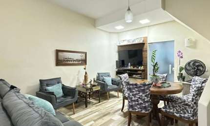 Casa triplex a venda em Santos no bairro Campo Grande