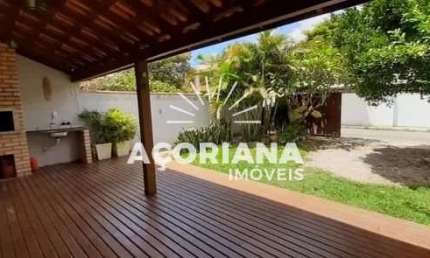 Casa com 2 quartos para alugar na Servidão Dunas da Joaquina, 618, Rio Tavares, Florianópolis