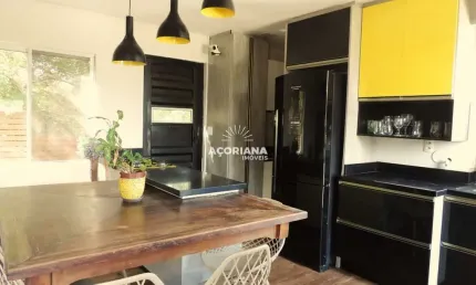 Casa em condomínio fechado com 3 quartos à venda na rua da capela, 505, campeche, florianópolis por r$ 3.500.000