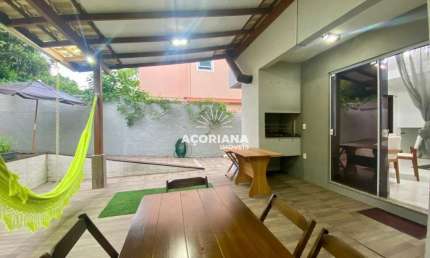 Lar doce lar no paraíso: Descubra o conforto desta casa no Campeche Florianópolis
