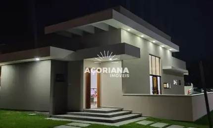 Casa de Alto Padrão em Florianópolis - Conforto, Natureza e Praia a Poucos Passos!
