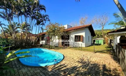 Casa com 3 quartos para alugar na Rodovia Doutor Antônio Luiz Moura Gonzaga, 4094, Rio Tavares, Florianópolis