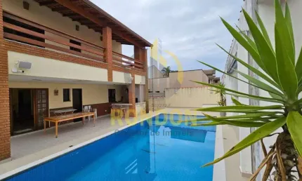 Casa Alto Padrão para Venda em Itanhaém / SP no bairro Campos Elíseos