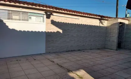 Casa 3 dormitórios para Venda em Mongaguá / SP no bairro Itaóca
