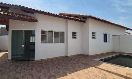 Casa 3 dormitórios para Venda em Itanhaém / SP no bairro Tupy