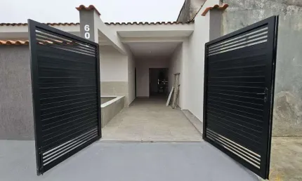 Casa 2 dormitórios para Venda em Itanhaém / SP no bairro Jardim Suarão