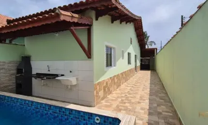 Casa a venda de 2 dormitórios na Jussara em Mongaguá