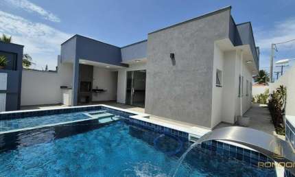 Casa com 3 dormitórios, sendo 3 suítes no Tupy em itanhaém / SP