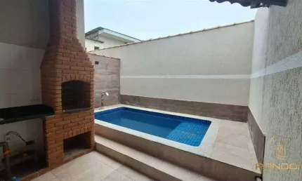 Casa com 3 dormitórios, sendo 1 suíte no Corumbá em Itanhaém / SP