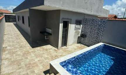 Casa com 2 dormitórios, sendo 1 suíte, no Jamaica em Itanhaém / SP
