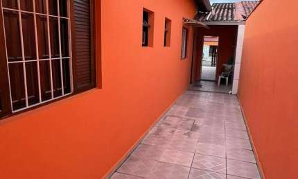 Casa com 2 dormitórios, sendo 1 suíte no Grandesp em Itanhaém / SP