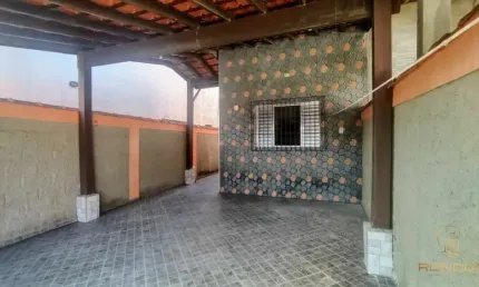 Casa com 2 dormitórios, sendo 1 suíte no Corumbá em Itanhaém / SP