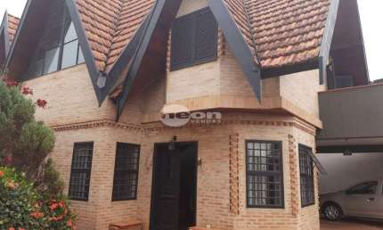 Casa com 3 quartos à venda na Alameda Mathilde Araium, 328, Cidade Jardim, Pirassununga, 200 m2 por R$ 1.710.000