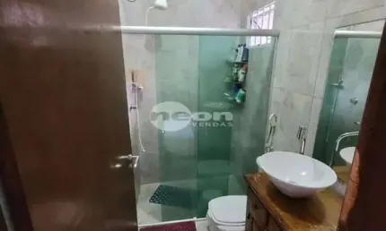 Casa em condomínio fechado com 3 quartos à venda na Rua Silvia Scarpelli, 145, Parque São Vicente, Mauá, 150 m2 por R$ 559.000