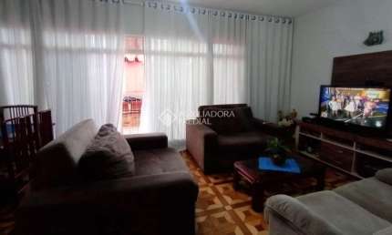 Casa com 4 quartos à venda na Rua Carlos de Campos, 36, Parque São Vicente, Mauá, 165 m2 por R$ 1.480.000