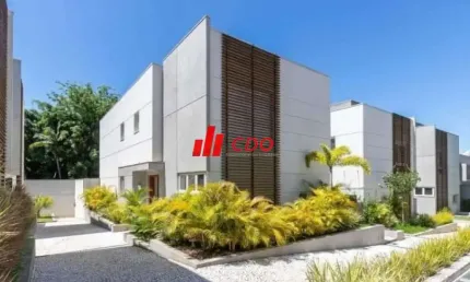 Condomínio Hipica Garden lindo sobrado com 4 suítes 1 Master, 4 salas, 5 banheiros, útil de 657,43 m² 4 vagas
