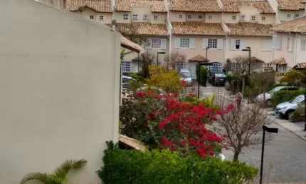 Sobrado em condomínio no horto do Ype, com 3 dormitórios com 100 m² 2 vagas