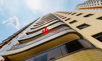 Cobertura duplex a venda com 4 dormitórios sendo 3 suítes,sala para 3 ambientes,5 vagas,útil de 335 m²