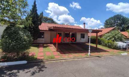 Casa térrea em condomínio no Morumbi Sul: 4 dormitórios, sendo 2 Suítes, 3 Salas, 4 Banheiros, 4 Vagas, quintal,180m²lazaer completo no condomínio