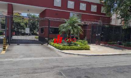 Condomínio Vila das cores, bela casa a venda com 3 dormitórios sendo 1 suíte, sala para 2 ambientes, cozinha com armários,2 vagas,área útil de 127 m