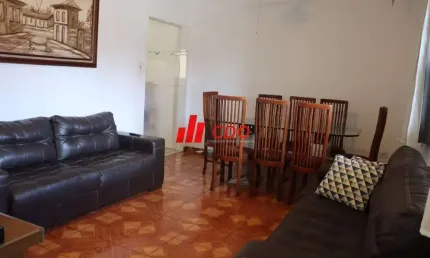 Sobrado a venda Jardim Sandra próximo estação do metrô Capão Redondo, com 3 suítes, sala para 2 ambientes,2 vagas, útil de 124 m²,terreno 175m²