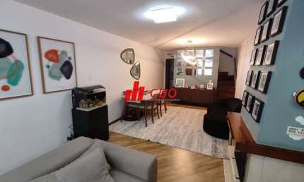 Morumbi Sul: Sobrado reformado em condomínio, a venda! com 3 quartos sendo 1 suíte com armários, 3 salas, 3 banheiros, churrasqueira, 2 vagas, 160 m².