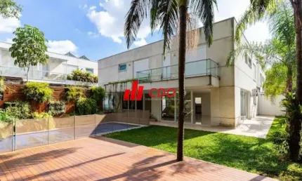 Casa de Luxo em condomínio no Brooklin:4 Suítes, 4 Salas, 6 Banheiros, 5 Vagas, piscina,jardim,680m² de Área - São Paulo-SP
