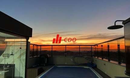 Cobertura Duplex Reformada à venda Taboão da Serra-3 dormitórios,3 salas, 3 banheiros piscina, churrasqueira 2vagas, 150m² no Jardim Maria Rosa.