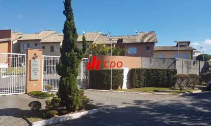 Casa em Condomínio à Venda em SP: 3 Quartos, 1 Suíte, 3 Salas e 2 Vagas no Parque Munhoz - Imperdível!