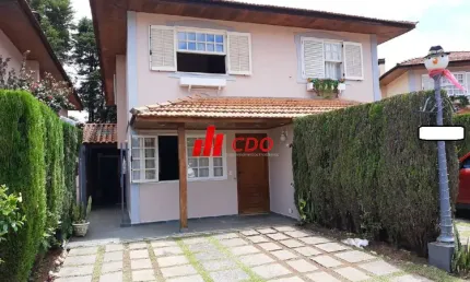 Morumbi Sul sobrado a venda em São Paulo-SP com 3 Quartos, sendo 1 Suíte, 3 Salas, 3 Banheiros, 2 Vagas, 157m².