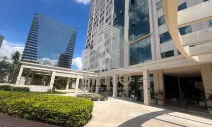 Conjunto comercial em um moderno complexo ao em frente ao fórum trabalhista com amplos espaços, recepção, banheiros, copa e sala de reunião.