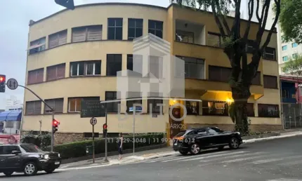 Apartamento à 02 quadras da Avenida Paulista e em frente ao Cidade Matarazzo. São 02 dormitórios, sala de estar, sala de jantar, 01 vaga e depósito