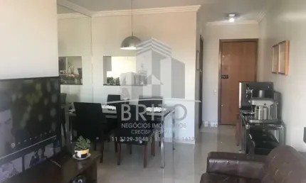 Belíssimo apartamento com 02 dormitórios e 01 vaga, varanda, fino acabamento, cozinha com armários planejados, área de serviço bem ventilada