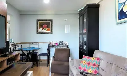Belíssimo apartamento 02 dormitórios, 01 sala ampla para 02 ambientes, 01 banheiro, 01 vaga