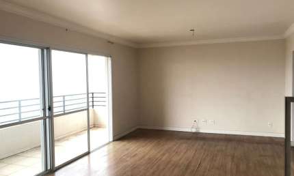 Belíssimo apartamento em Santana, com 03 dormitórios sendo 01 suíte, 03 vagas de garagem, varanda gourmet fechada com vidros, e vista para Serra
