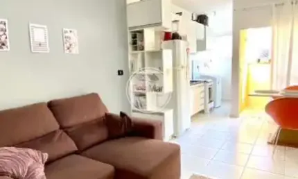 Apartamento a venda com 2 dormitórios e 1 banheiro social a venda no Ipiranguinha em Ubatuba - SP.