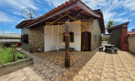 Casa para venda em itanhaém, jardim guacyra, 3 dormitórios, 1 suíte, 3 banheiros, 5 vagas