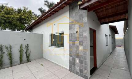 Casa para Venda em Itanhaém, Jardim Grandesp, 2 dormitórios, 1 suíte, 1 banheiro, 2 vagas