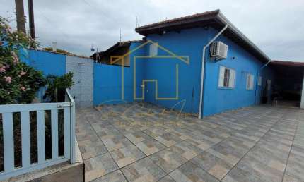 Casa para Venda em Itanhaém, Jardim Grandesp, 3 dormitórios, 2 banheiros, 6 vagas