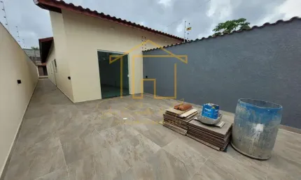 Casa para Venda em Itanhaém, Jardim Grandesp, 3 dormitórios, 2 suítes, 4 banheiros, 2 vagas