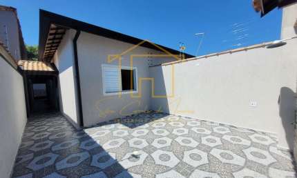 Casa para Venda em Itanhaém, Santa Julia, 2 dormitórios, 1 suíte, 3 banheiros, 2 vagas